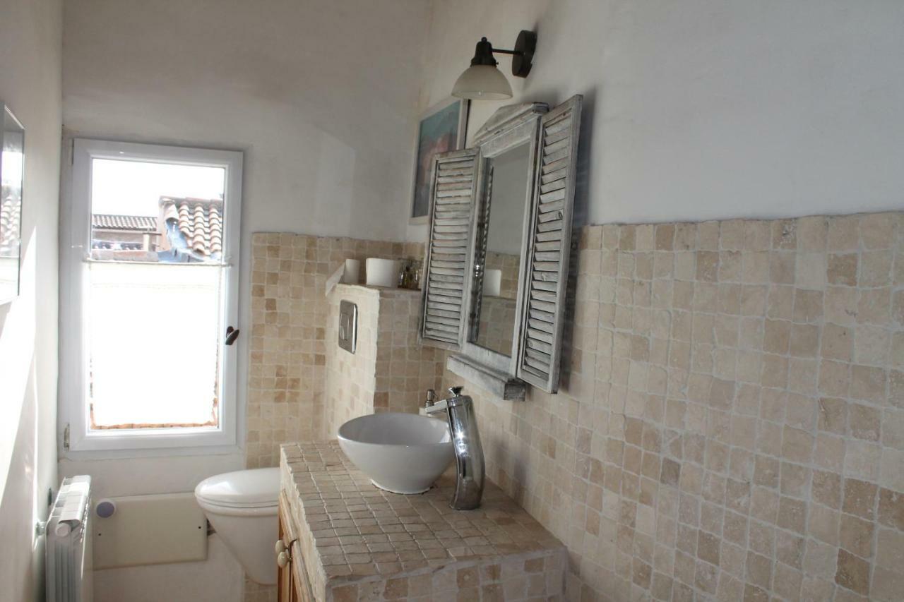 Ferienwohnung Duplex En Plein Centre LʼIsle-sur-la-Sorgue Exterior foto